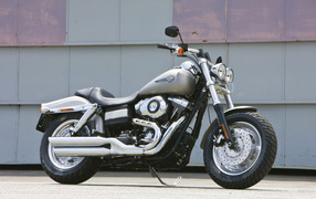 Красивый мотоцикл в москве Harley-Davidson Dyna Fat Bob