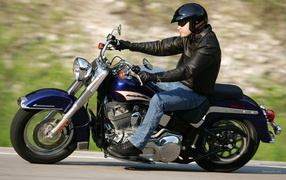 Красивый мотоцикл в москве Harley-Davidson Heritage Softail