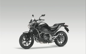 Красивый мотоцикл в москве Honda NC 700 S