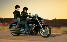 Красивый мотоцикл в москве Suzuki  Intruder M1800 R