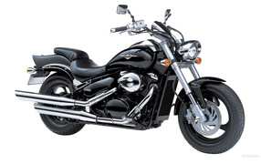 Красивый мотоцикл в москве Suzuki  Intruder M800