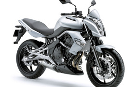 Мотоцикл модели Kawasaki ER-6n