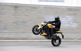 Быстрый мотоцикл Ducati Streetfighter 848