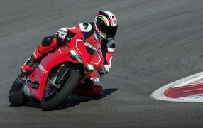 Быстрый мотоцикл Ducati Superbike 1199 Panigale