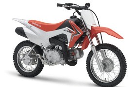 Быстрый мотоцикл Honda CRF 110 F