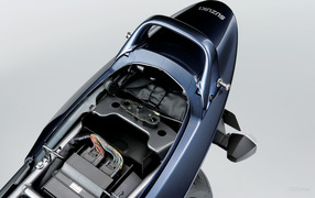 Быстрый мотоцикл Suzuki GSF 1250 S