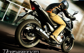 Быстрый мотоцикл Suzuki  Inazuma