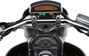Быстрый мотоцикл Suzuki Intruder M1800 R