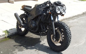 Быстрый мотоцикл Suzuki RV 125