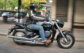 Невероятный мотоцикл Suzuki Intruder M1500