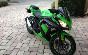 Невероятно быстрый мотоцикл Kawasaki Ninja 300