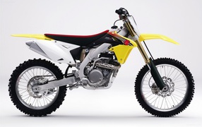 Невероятно быстрый мотоцикл Suzuki RM-Z 250