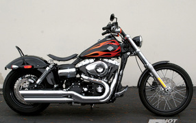 Невероятно быстрый мотоцикл Harley-Davidson Dyna Wide Glide
