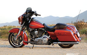 Невероятно быстрый мотоциклHarley-Davidson Street Glide