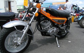 Новый мотоцикл Suzuki RV 125