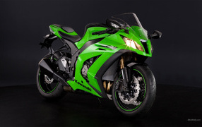 Новый мотоцикл на дороге Kawasaki Ninja ZX-10R