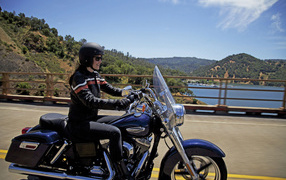 Новый мотоцикл Harley-Davidson Dyna Switchback