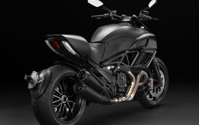 Новый надежный мотоцикл Ducati Diavel