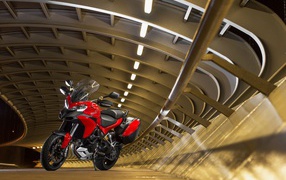 Новый надежный мотоцикл Ducati Multistrada 1200 S Granturismo