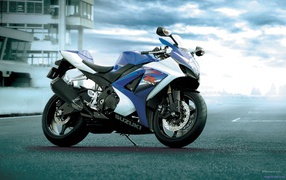 Новый надежный мотоцикл Suzuki  GSX-R 1000