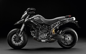 Новый надежный мотоцикл Ducati Hyperstrada