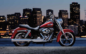 Новый надежный мотоцикл Harley-Davidson Dyna Switchback