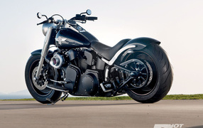 Новый надежный мотоцикл Harley-Davidson Fat Boy