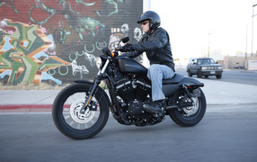 Новый надежный мотоцикл Harley-Davidson XL 883N Sportster Iron