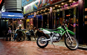 Новый надежный мотоцикл Kawasaki KLX 250