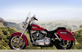 Популярный мотоцикл Harley-Davidson Dyna Switchback