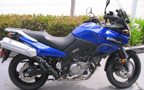 Популярный мотоцикл Suzuki V-Storm 1000  DL