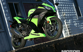 Надежный мотоцикл Kawasaki Ninja 300