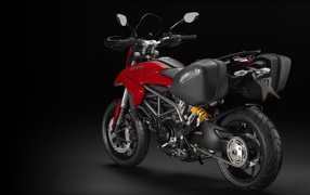Надежный мотоцикл Ducati Hyperstrada