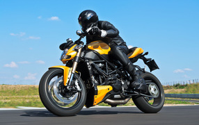 Надежный мотоцикл Ducati Streetfighter 848