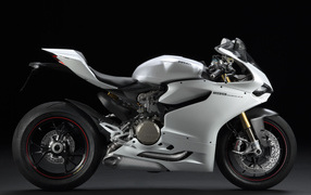 Надежный мотоцикл Ducati Superbike 1199 Panigale