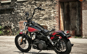 Надежный мотоцикл Harley-Davidson Dyna Street Bob