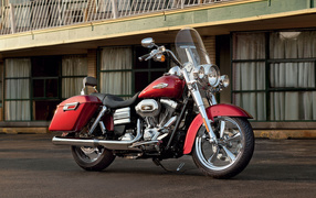 Надежный мотоцикл Harley-Davidson Dyna Switchback