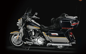 Тест-драйв мотоцикла Harley-Davidson CVO Electra Glide Ultra Classic