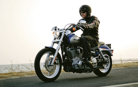 Тест-драйв мотоцикла Harley-Davidson Dyna Super Glide Custom