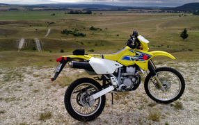 Красивый мотоцикл в москве Suzuki  DR-Z 125