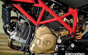 Надежный мотоцикл Ducati Hypermotard SP