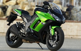 Зеленый Kawasaki z1000sx