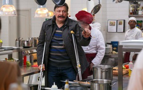 Шеф-повар на костылях в сериале Кухня