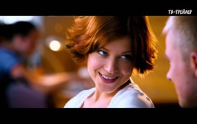 Темный мир: Равновесие девушка улыбается