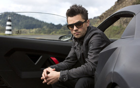 Need for Speed: Жажда скорости Доминик Купер в машине