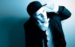 Танец в маске