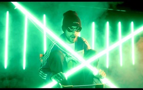 Noize MC с световыми мечами