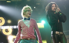 Страсти на концерте Quest Pistols