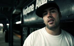 SLIM читает рэп