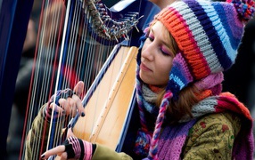 Женщина и арфа